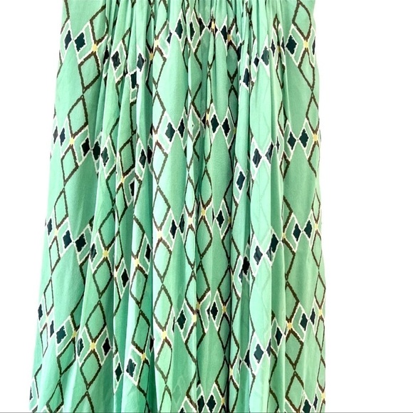 BCBGMaxAzria 100% Silk Green Chiffon bohemian Maxi Dress worn by Alysa King 4 - Picture 7 of 9